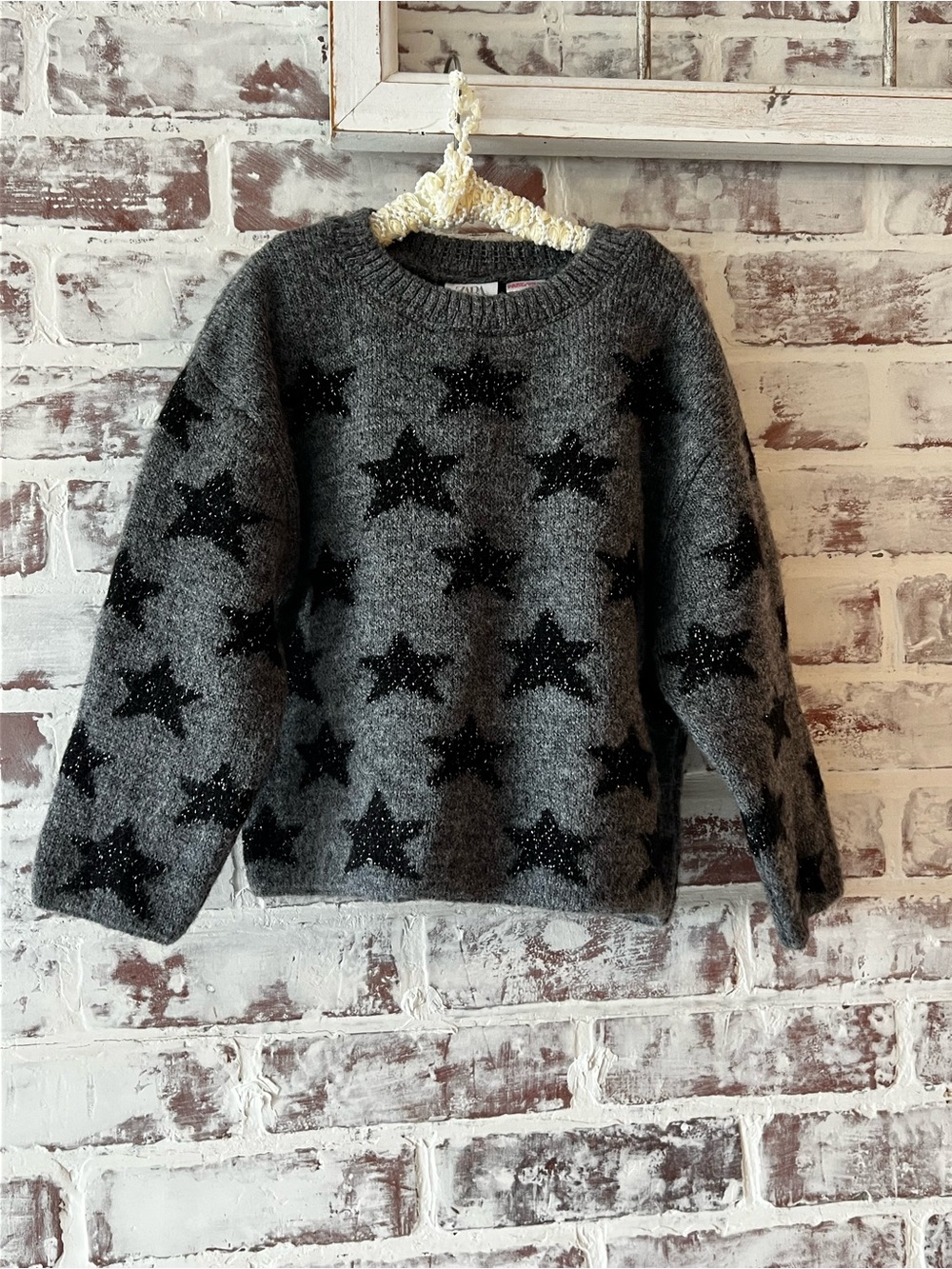 Zara Gray Knit Sweater with Black Star Accent size 4 years